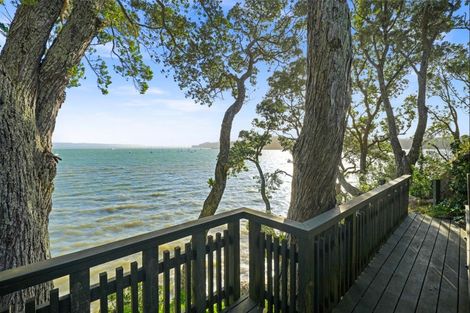Photo of property in 36 Queen Street, Northcote Point, Auckland, 0627