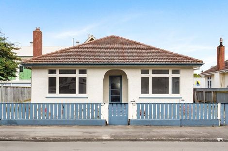 Photo of property in 142 Carlyle Street, Napier South, Napier, 4110