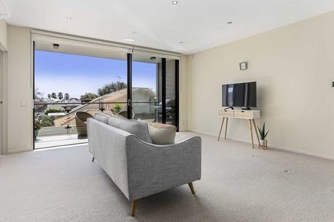 Photo of property in 7/2a Frieston Road, Milford, Auckland, 0620