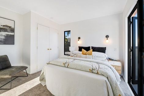 Photo of property in 29 Tenbless Court, Unsworth Heights, Auckland, 0632