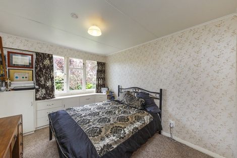 Photo of property in 8 Montrose Place, Takaro, Palmerston North, 4412