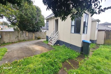 Photo of property in 100 Avenue Road, Otahuhu, Auckland, 1062