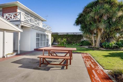 Photo of property in 16 Reid Avenue, Hawera, 4610