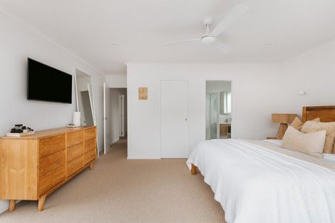 Photo of property in 1 Brendan Close, Omokoroa, 3114