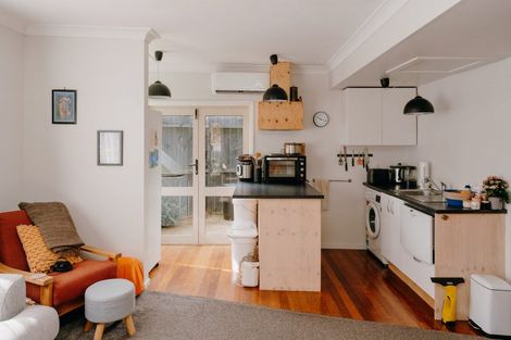 Photo of property in 22 Airlie Road, Plimmerton, Porirua, 5026