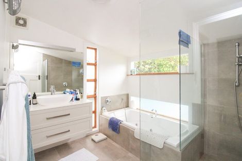 Photo of property in 71 Freyberg Street, Lyall Bay, Wellington, 6022