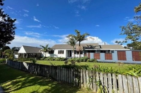 Photo of property in 1 Gosford Drive, Botany Downs, Auckland, 2010