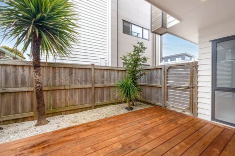 Photo of property in 844c East Coast Road, Oteha, Auckland, 0630