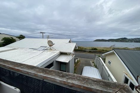 Photo of property in 37 Moa Point Road, Moa Point, Wellington, 6022