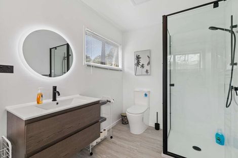 Photo of property in 16 Shelly Beach Road, Shelly Beach, Helensville, 0874