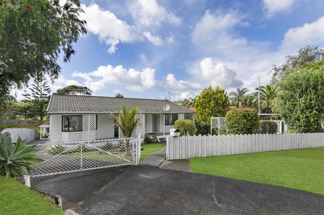 Photo of property in 23 Shadon Place, Stanmore Bay, Whangaparaoa, 0932
