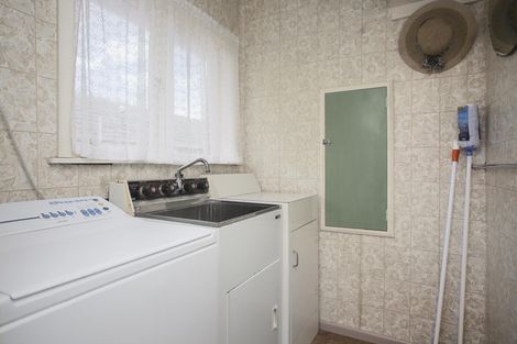 Photo of property in 102 Mountain Road, Mangere Bridge, Auckland, 2022