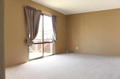 Photo of property in 16 Palmers Road, Clendon Park, Auckland, 2103