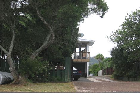 Photo of property in 2/13 Tiri Tiri Road, Birkdale, Auckland, 0626