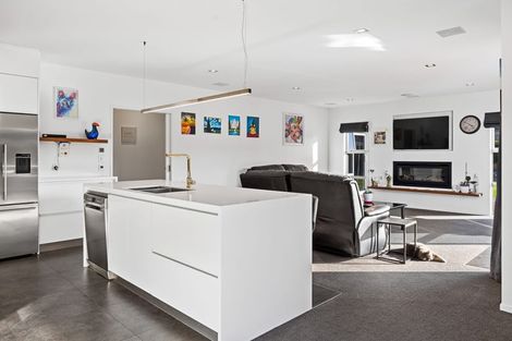 Photo of property in 22 Mercade Close, Stratford, 4332