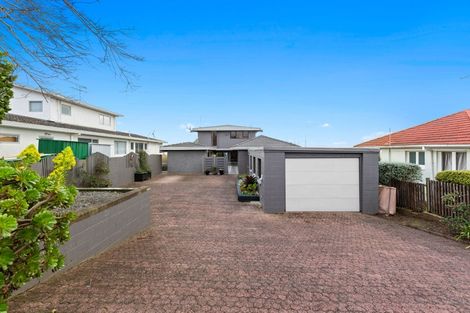 Photo of property in 32 Churchill Road, Cockle Bay, Auckland, 2014