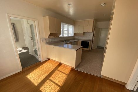 Photo of property in 1/158 Newlands Road, Newlands, Wellington, 6037