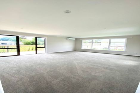 Photo of property in 11 Awatea Avenue, Paraparaumu, 5032