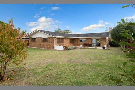 Photo of property in 28 Jillteresa Crescent, Half Moon Bay, Auckland, 2012