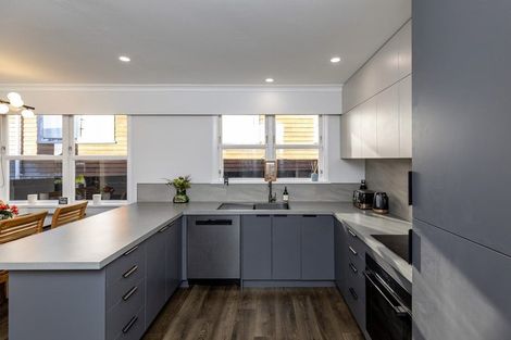 Photo of property in 34 Kaitawa Crescent, Paraparaumu, 5032