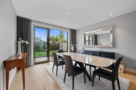 Photo of property in 9 Craig Road, Milford, Auckland, 0620