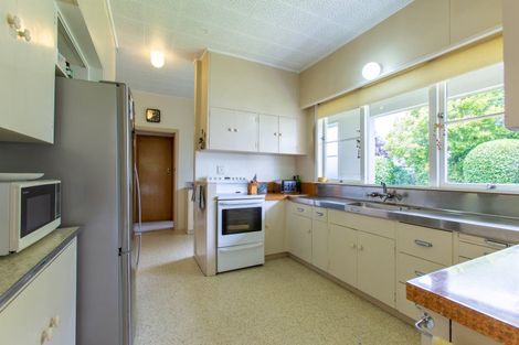 Photo of property in 3 Chamberlain Street, Dannevirke, 4930