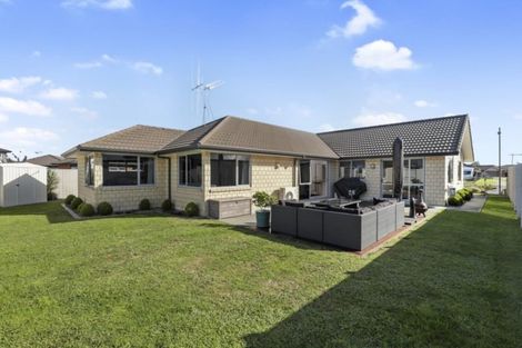 Photo of property in 16 Chesham Street, Rototuna North, Hamilton, 3210