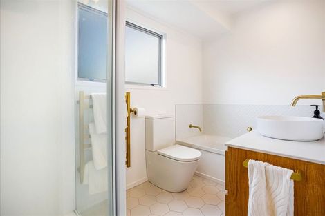 Photo of property in 2/9 Cedar Heights Avenue, Massey, Auckland, 0614