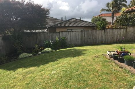 Photo of property in 10 Craigavon Drive, East Tamaki, Auckland, 2013
