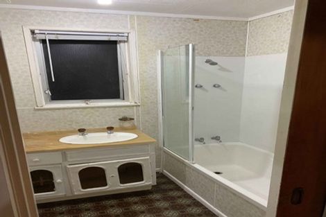 Photo of property in 111 Farquhar Road, Glendene, Auckland, 0602