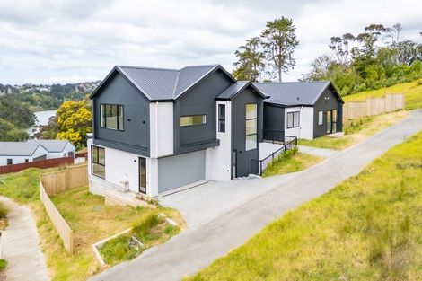 Photo of property in 30 Awanui Road, Red Beach, 0932