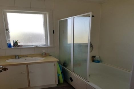 Photo of property in 54 Collins Road, Melville, Hamilton, 3206