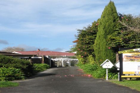 Photo of property in 2/49 Ashdown Place, Pahurehure, Papakura, 2113