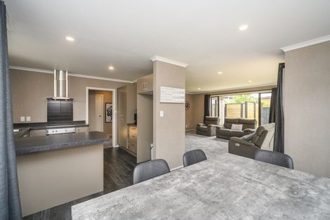 Photo of property in 5 Angelina Way, Kelvin Grove, Palmerston North, 4414