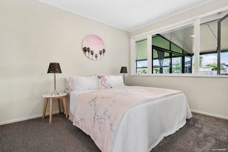 Photo of property in 4 Braeburn Place, Takanini, 2112