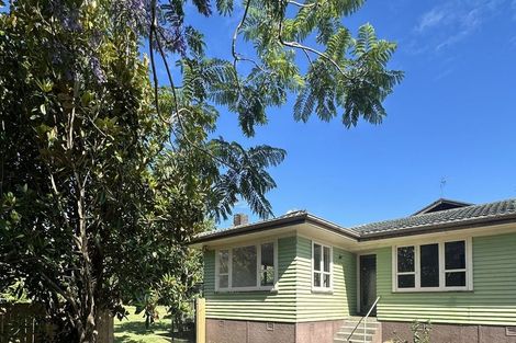 Photo of property in 4 Ridgemount Rise, Mangere Bridge, Auckland, 2022