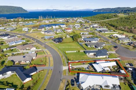 Photo of property in 62 Montgomery Crescent, Kinloch, Taupo, 3377