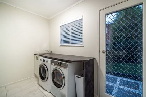 Photo of property in 2/5 Marama Street, Castor Bay, Auckland, 0620