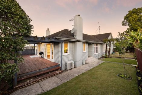 Photo of property in 6 Milburn Lane, Hillcrest, Hamilton, 3216