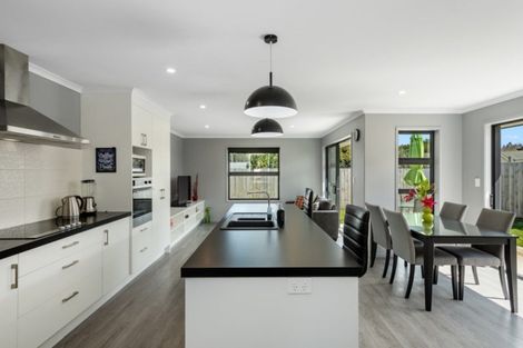 Photo of property in 27 Leet Crescent, Papamoa Beach, Papamoa, 3118