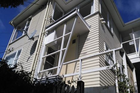 Photo of property in 88 Newlands Road, Newlands, Wellington, 6037