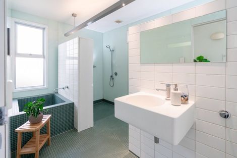 Photo of property in 20 Beere Haven Road, Seatoun, Wellington, 6022