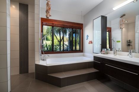 Photo of property in 121 Highland Drive, Acacia Bay, Taupo, 3385