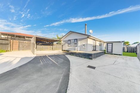 Photo of property in 2/28 Kennington Drive, Clendon Park, Auckland, 2103
