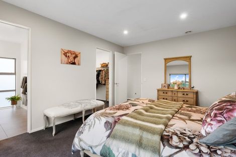 Photo of property in 14 Whitcombe Place, Darfield, 7571