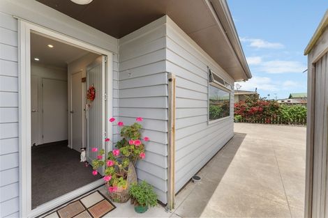 Photo of property in 27a Tukapa Street, Westown, New Plymouth, 4310