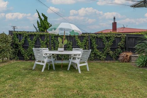 Photo of property in 79 Farquhar Road, Glendene, Auckland, 0602