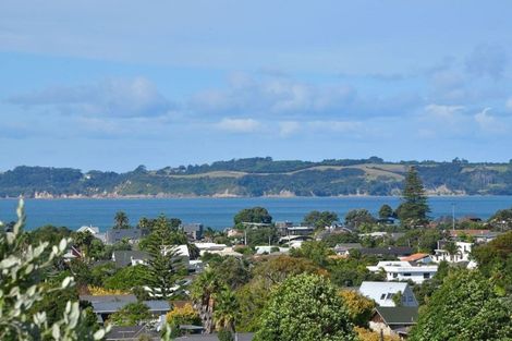 Photo of property in 3 Red Beach Road, Red Beach, 0932