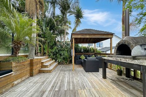 Photo of property in 2/15 Stephanie Close, Glenfield, Auckland, 0629