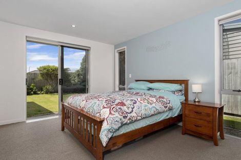 Photo of property in 21 Butterworth Crescent, Papamoa Beach, Papamoa, 3118